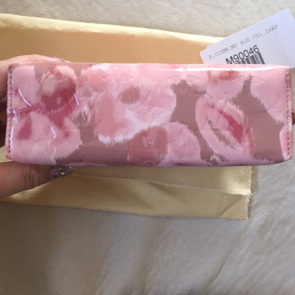 Louis Vuitton Cosmetic Pouch In Rose Velours Ikat - Picture 6 of 8